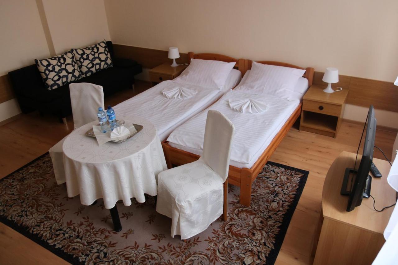 Hotel Polonia Chojnice Ngoại thất bức ảnh